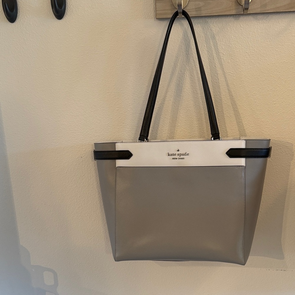 Kate Spade Elegant Gray and White Tote
